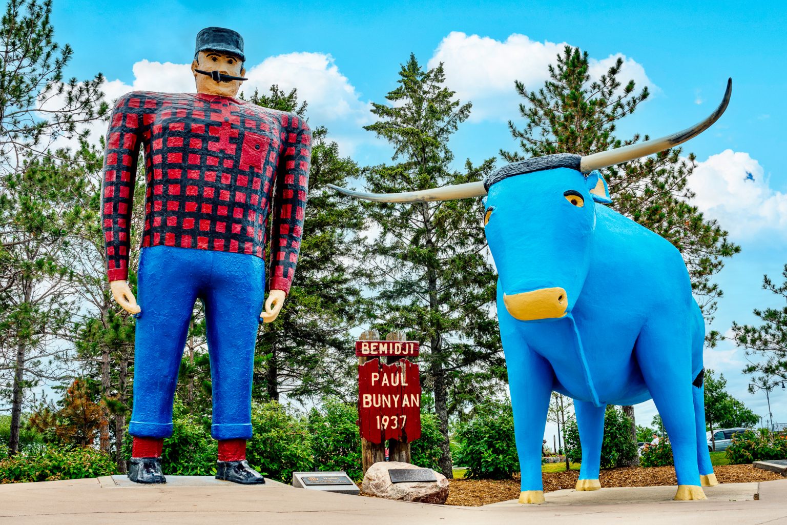 Paul Bunyan and Babe the Blue Ox - Bemidji Area Chamber of Commerce